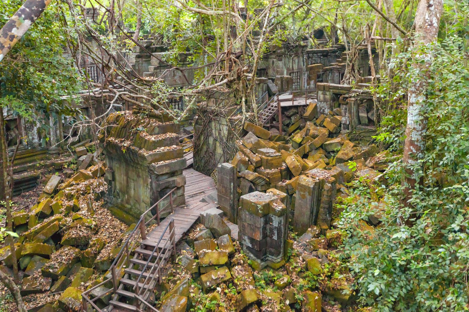 Beng Mealea Jungle Temple Tour: Unveiling Cambodia’s Hidden Gem with Asia Future Travel