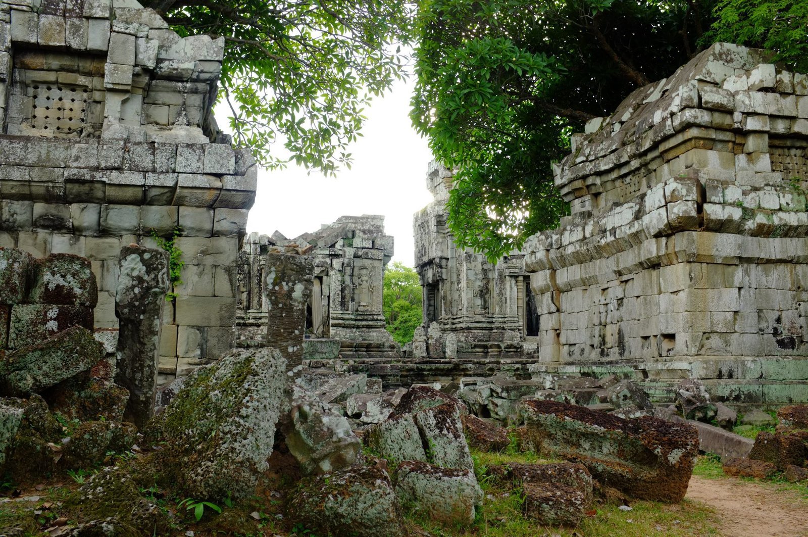 Phnom Bok Temple: A Serene Journey Through Siem Reap’s Ancient Wonders