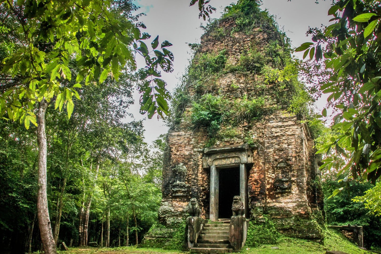 Prasat Sambor Prei Kuk, Prasat Sambor Prei Kuk: A Testament to the Ingenuity and Spirit of Early Khmer Civilization
